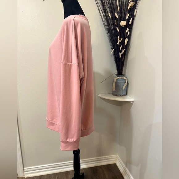 Cozy "Bunny Mom" Pink Sweatshirt - size 2XL Perfect for Animal Lovers - Picture 4 of 9